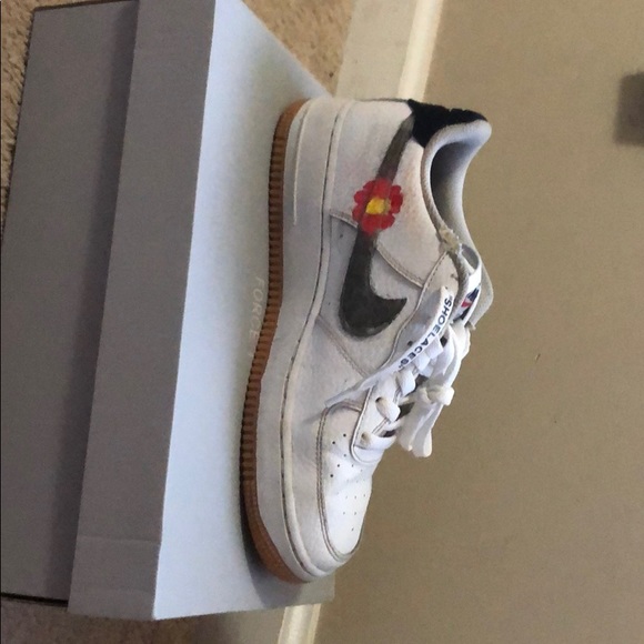 Custom SpongeBob Nike Air Force 1s - Picture 4 of 8